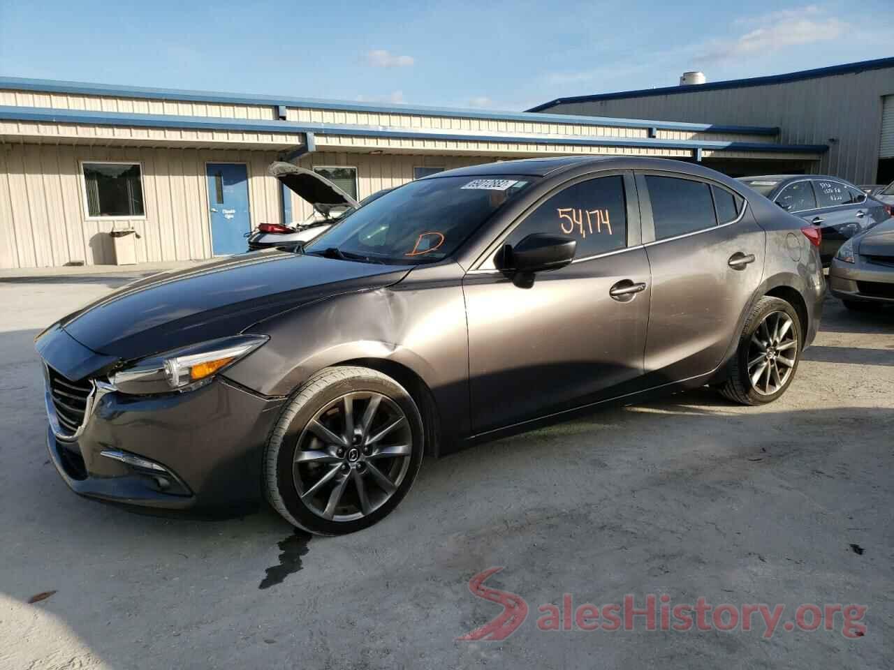 3MZBN1W33JM164632 2018 MAZDA 3