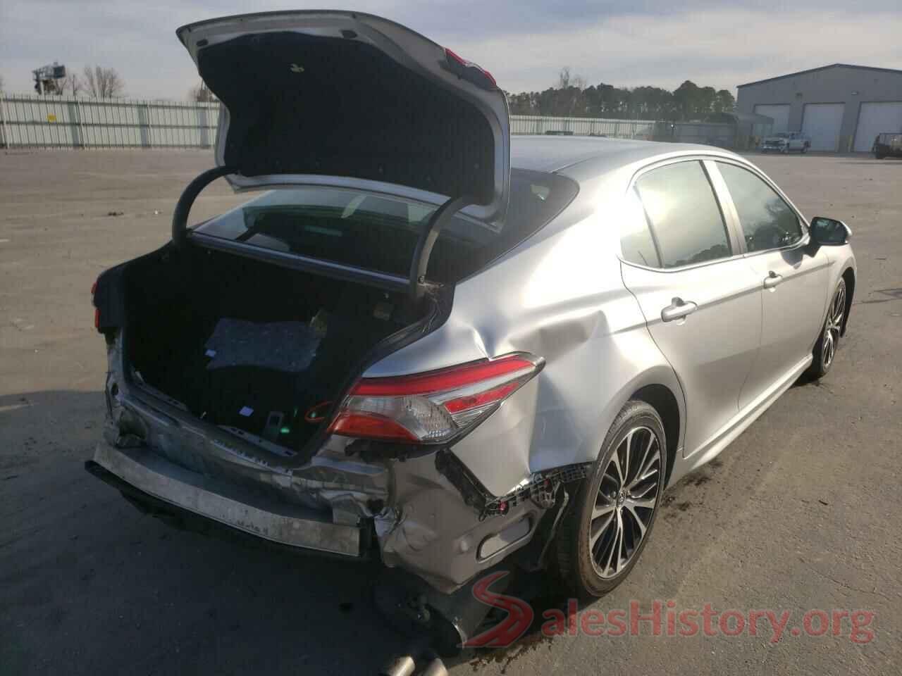 4T1B11HKXJU606705 2018 TOYOTA CAMRY