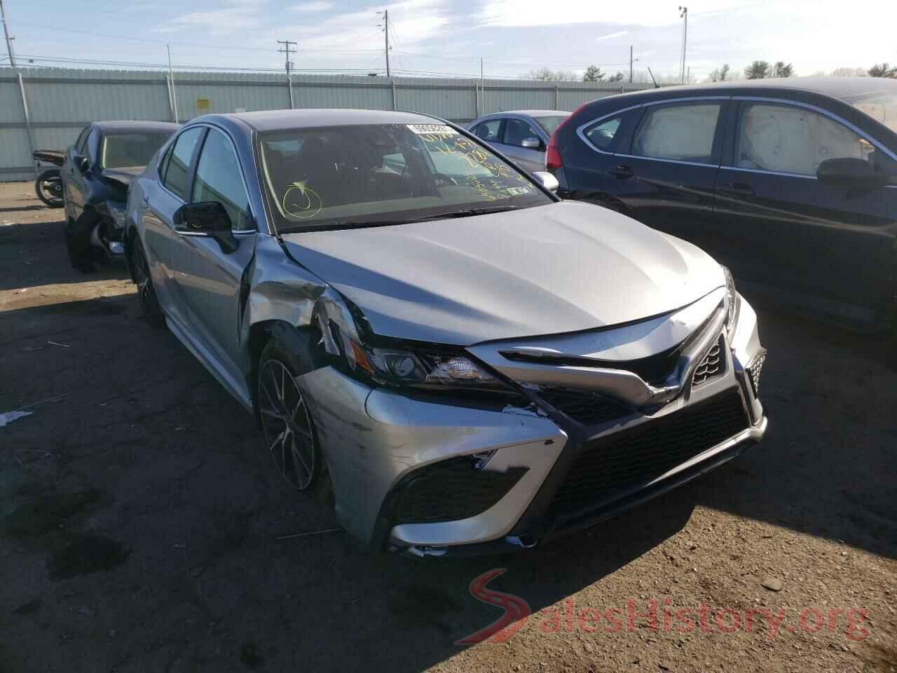 4T1G11AK2NU642281 2022 TOYOTA CAMRY