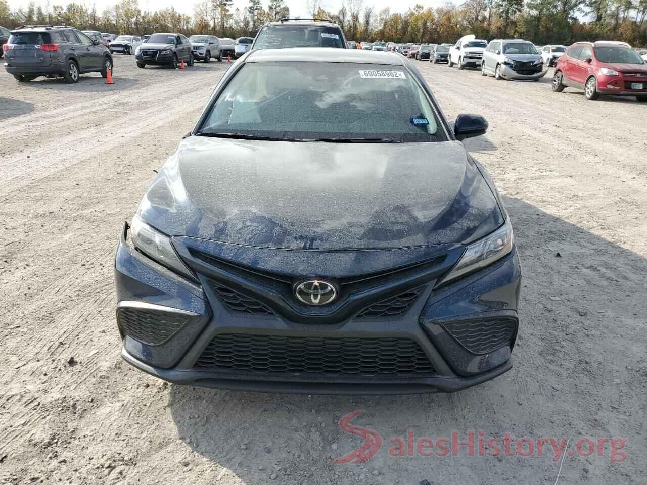 4T1G11AK8MU560716 2021 TOYOTA CAMRY