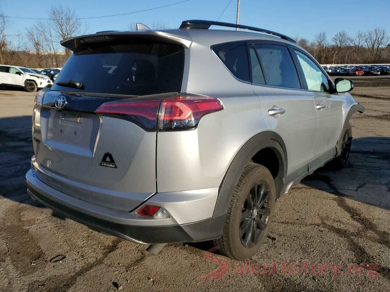 2T3RFREV8JW853533 2018 TOYOTA RAV4