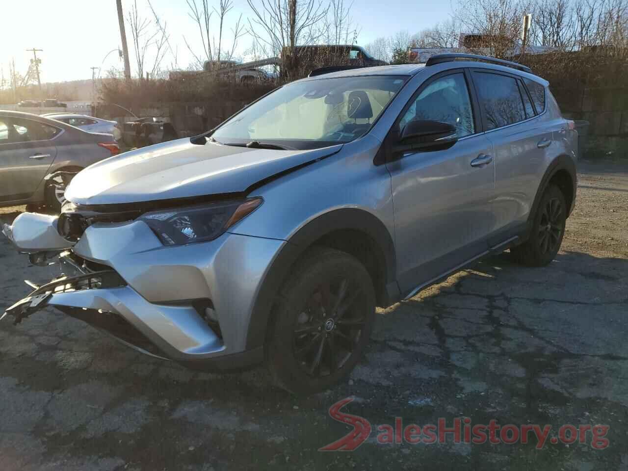 2T3RFREV8JW853533 2018 TOYOTA RAV4