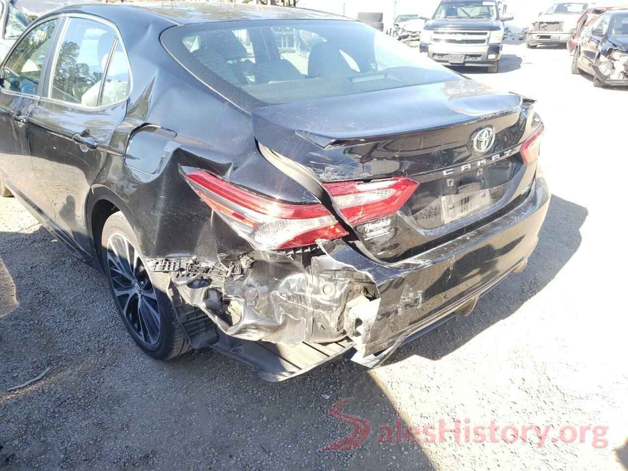 4T1B11HK7JU620559 2018 TOYOTA CAMRY