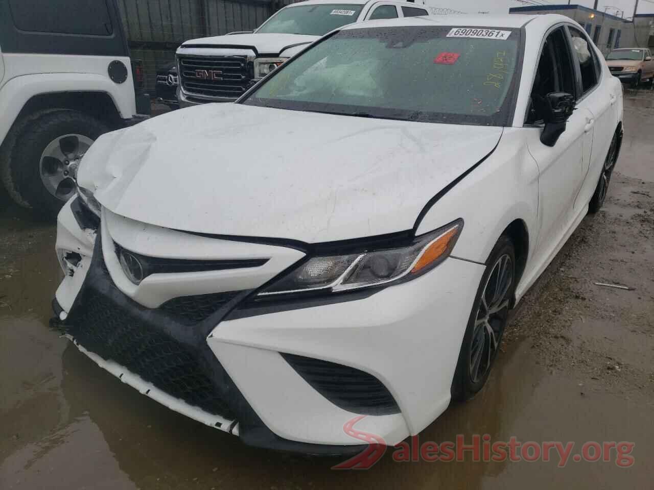 4T1B11HK5JU588629 2018 TOYOTA CAMRY