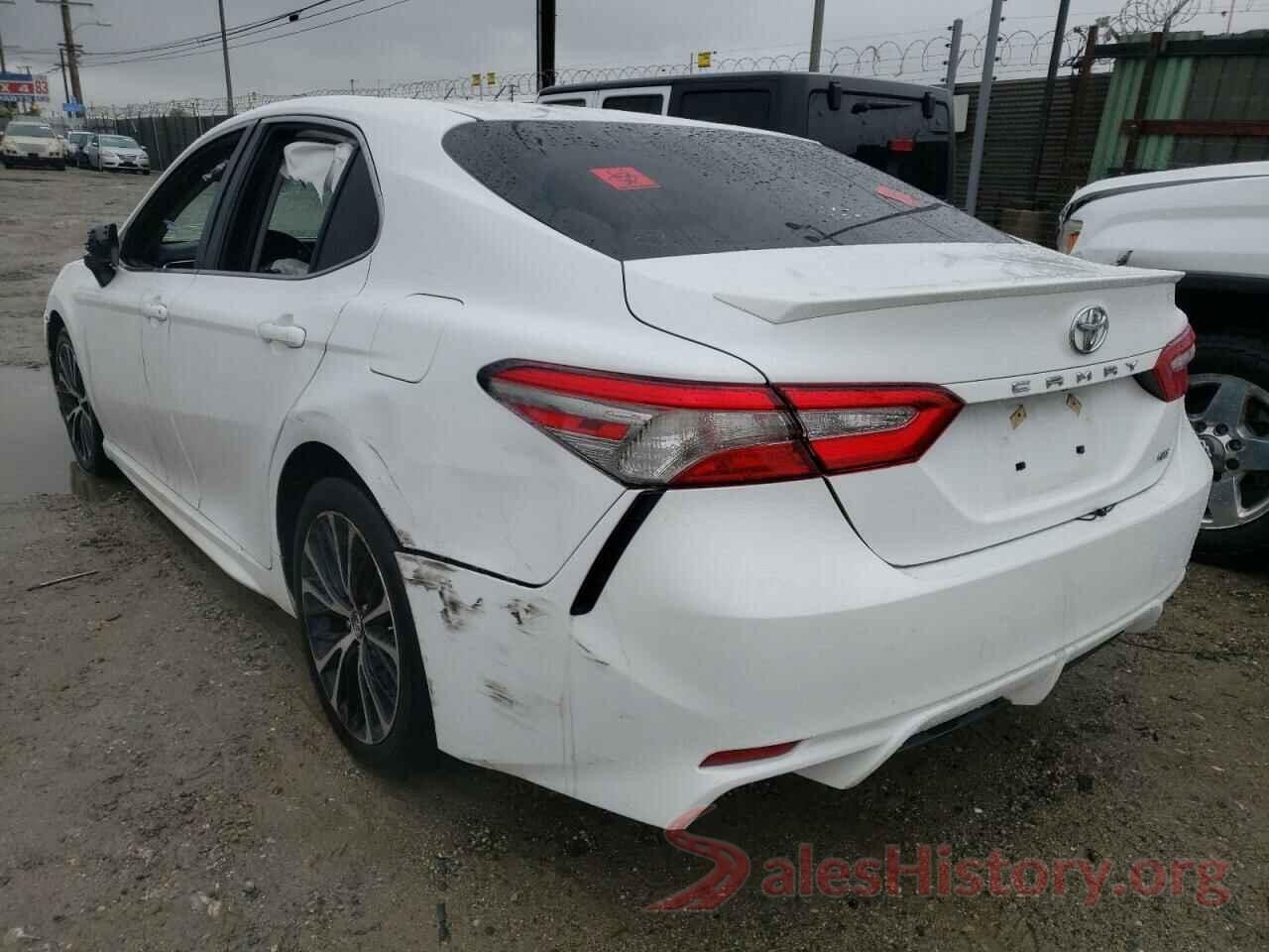 4T1B11HK5JU588629 2018 TOYOTA CAMRY