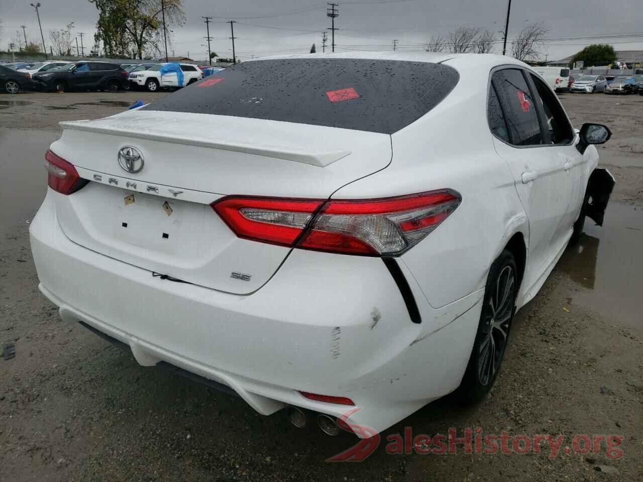 4T1B11HK5JU588629 2018 TOYOTA CAMRY