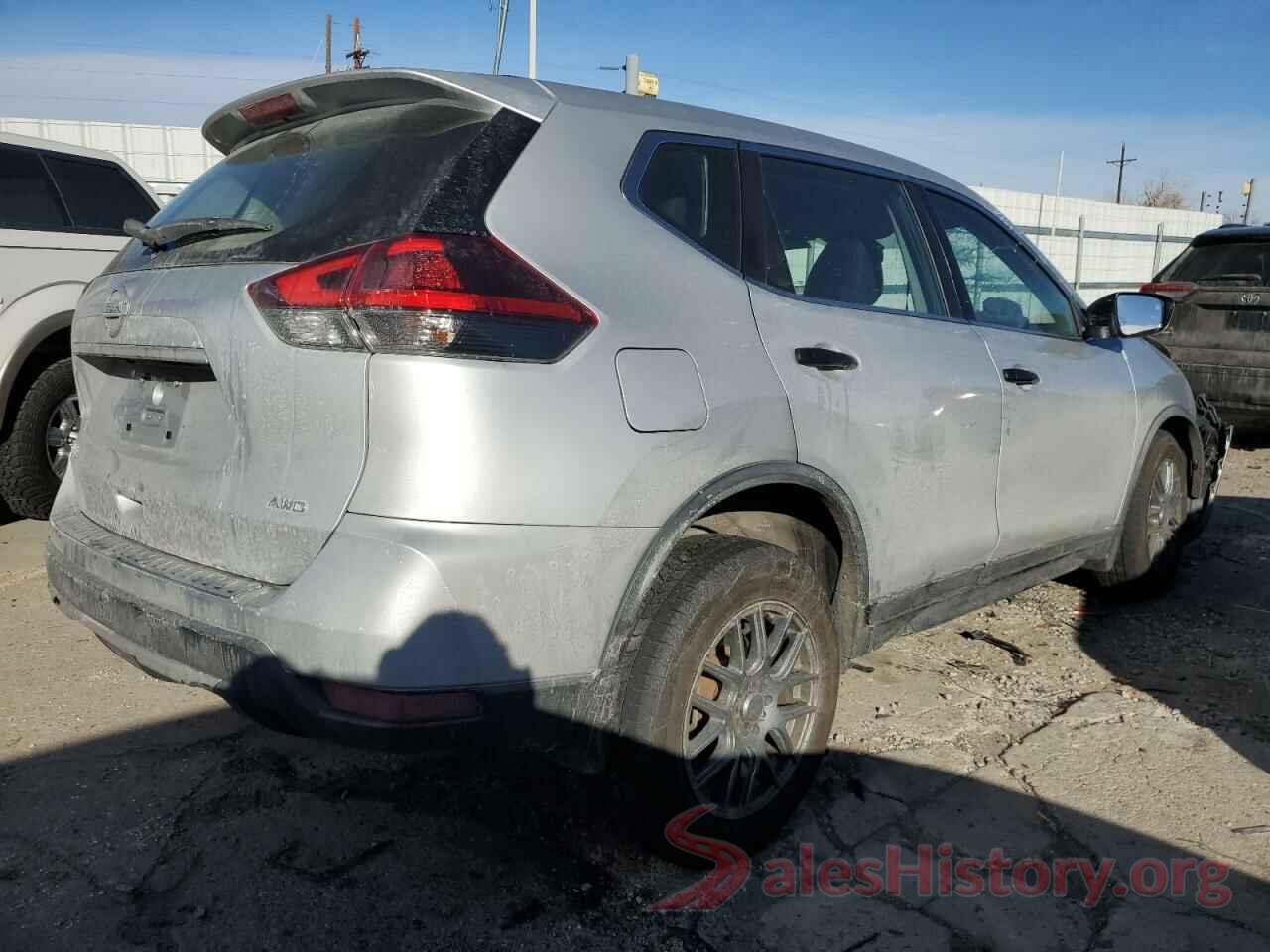 KNMAT2MV4JP552929 2018 NISSAN ROGUE