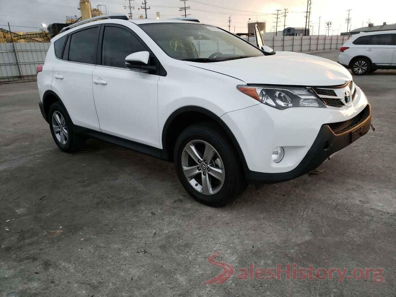 2T3WFREV1FW206384 2015 TOYOTA RAV4