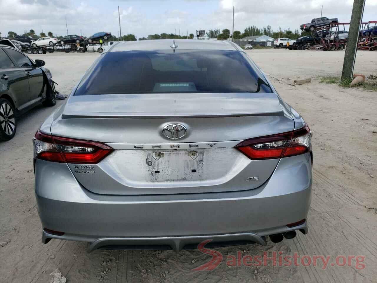 4T1G11AK5NU645661 2022 TOYOTA CAMRY