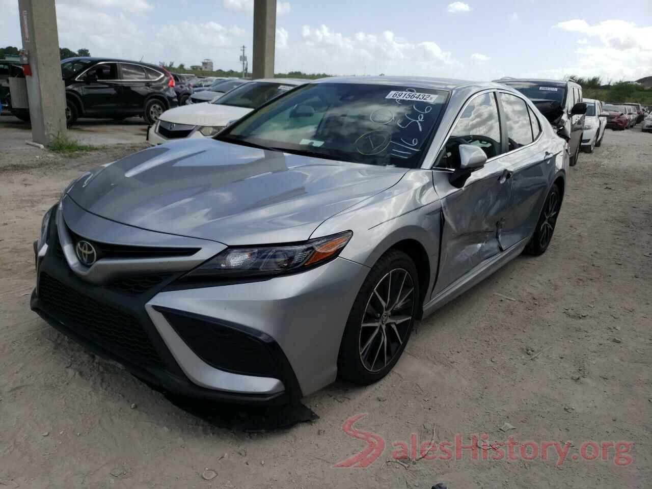 4T1G11AK5NU645661 2022 TOYOTA CAMRY