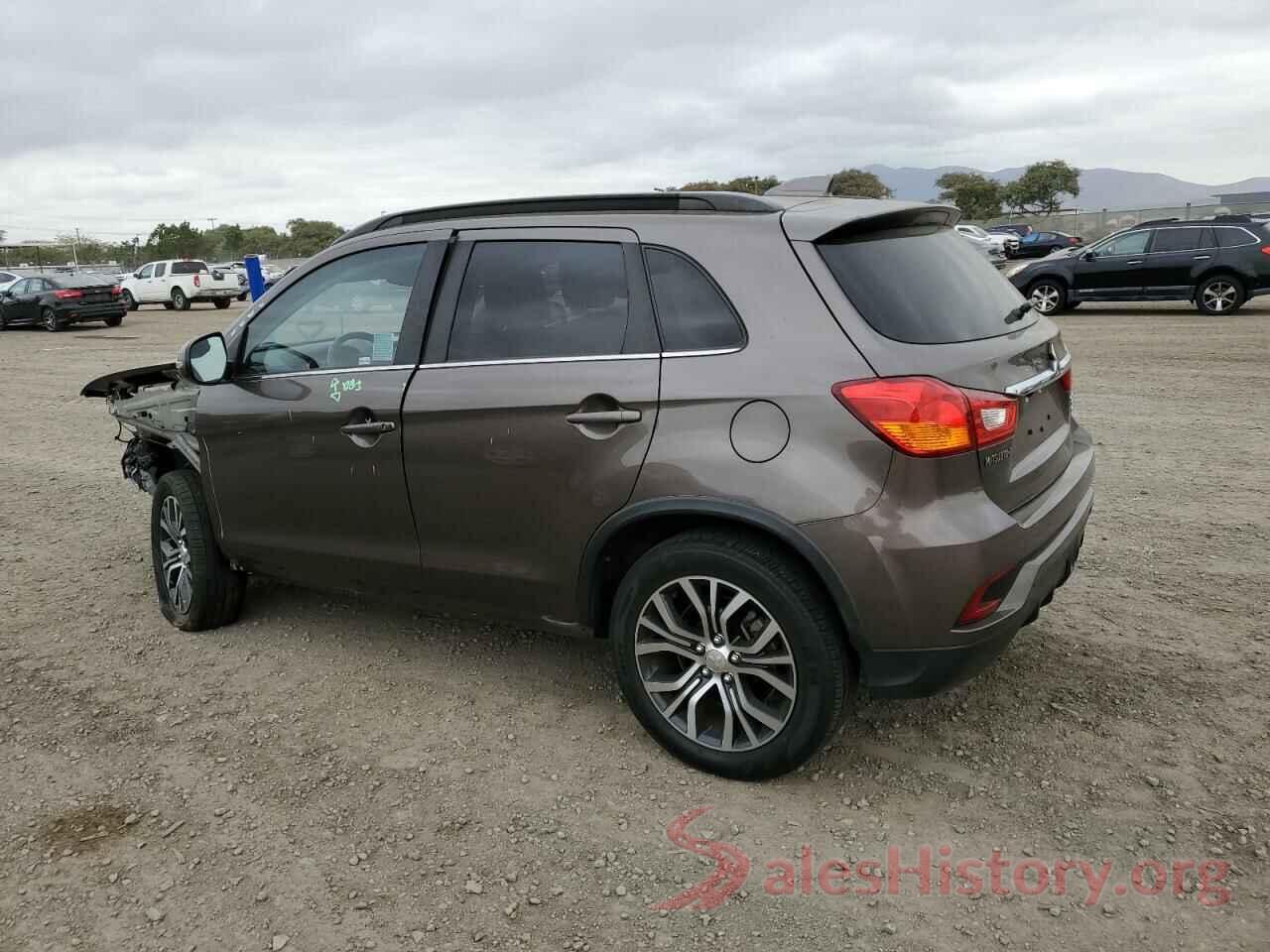 JA4AP4AW1JU005240 2018 MITSUBISHI OUTLANDER