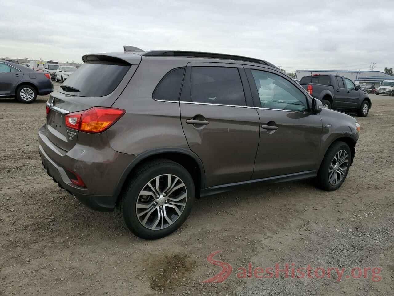 JA4AP4AW1JU005240 2018 MITSUBISHI OUTLANDER