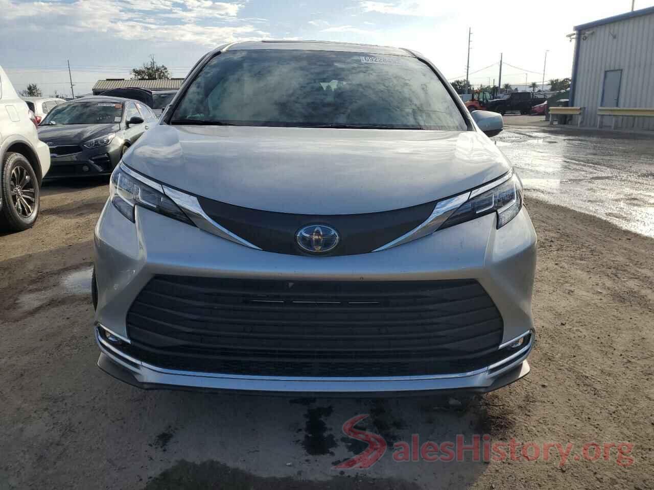 5TDYRKEC6NS135107 2022 TOYOTA SIENNA