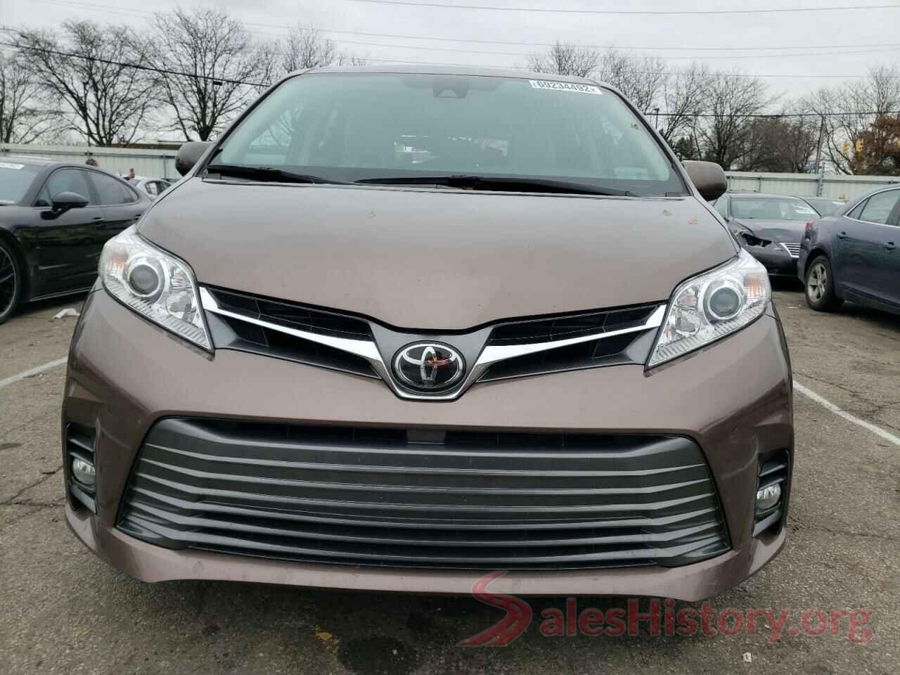 5TDYZ3DC9JS929018 2018 TOYOTA SIENNA