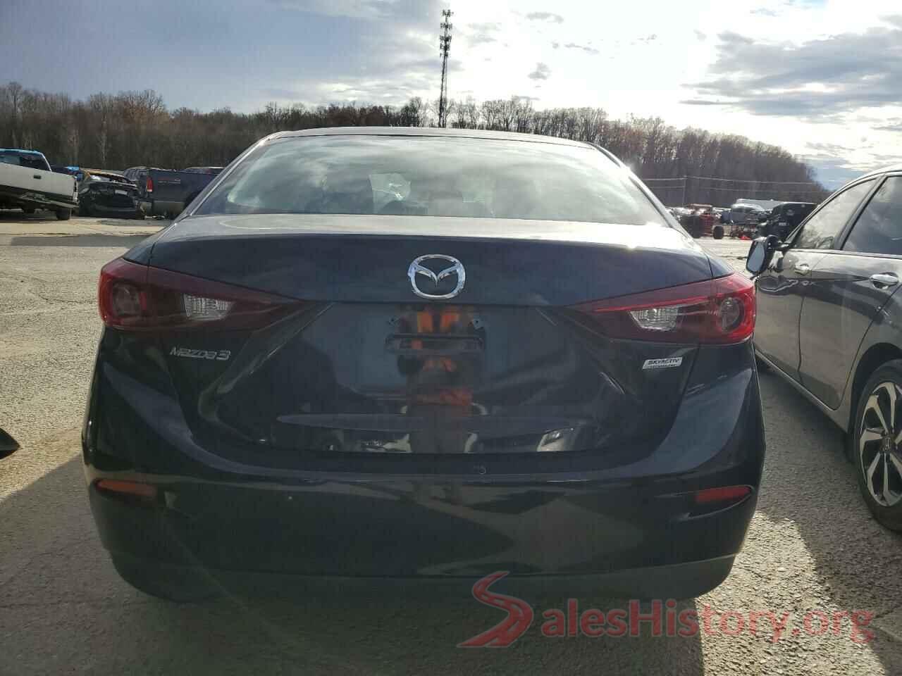 3MZBN1U78JM228458 2018 MAZDA 3