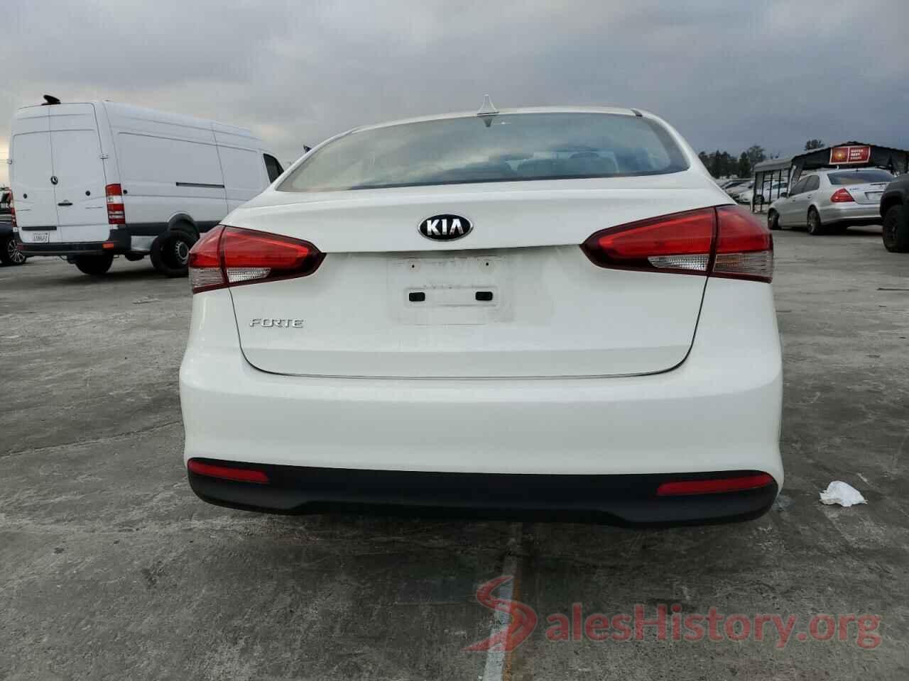 3KPFK4A73JE240823 2018 KIA FORTE