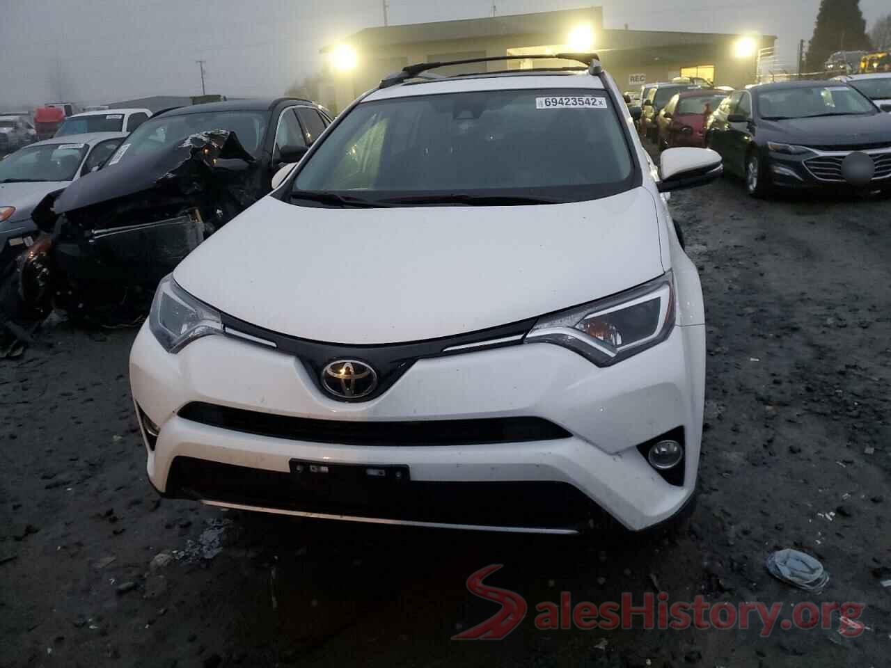 JTMRFREV7HJ708802 2017 TOYOTA RAV4