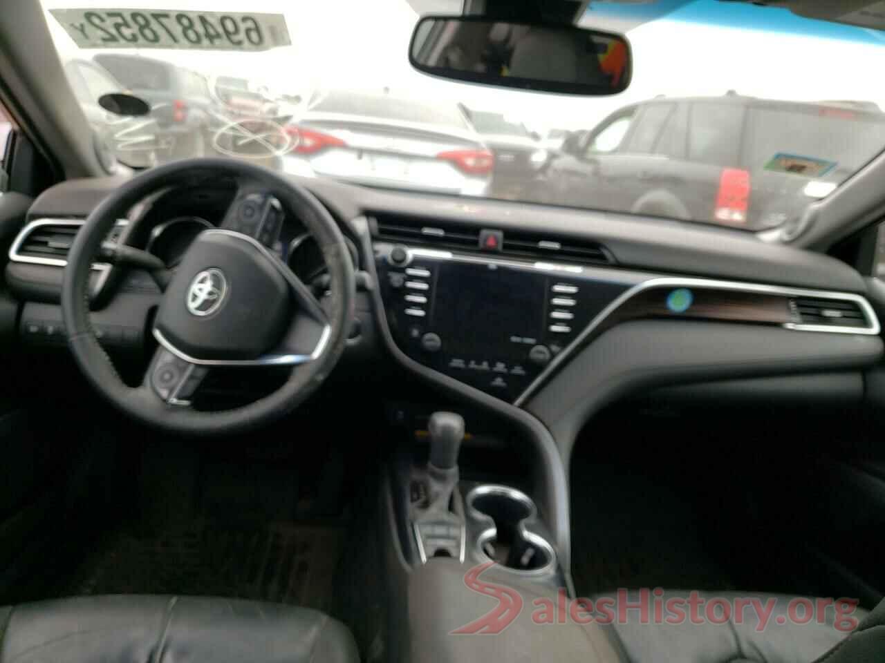 4T1B11HK5JU070696 2018 TOYOTA CAMRY