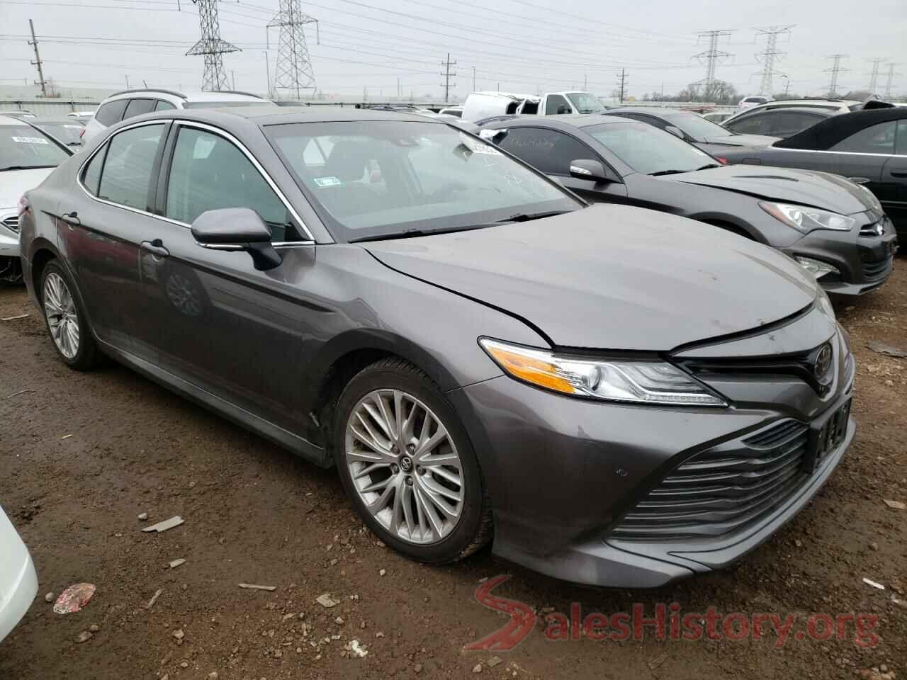 4T1B11HK5JU070696 2018 TOYOTA CAMRY