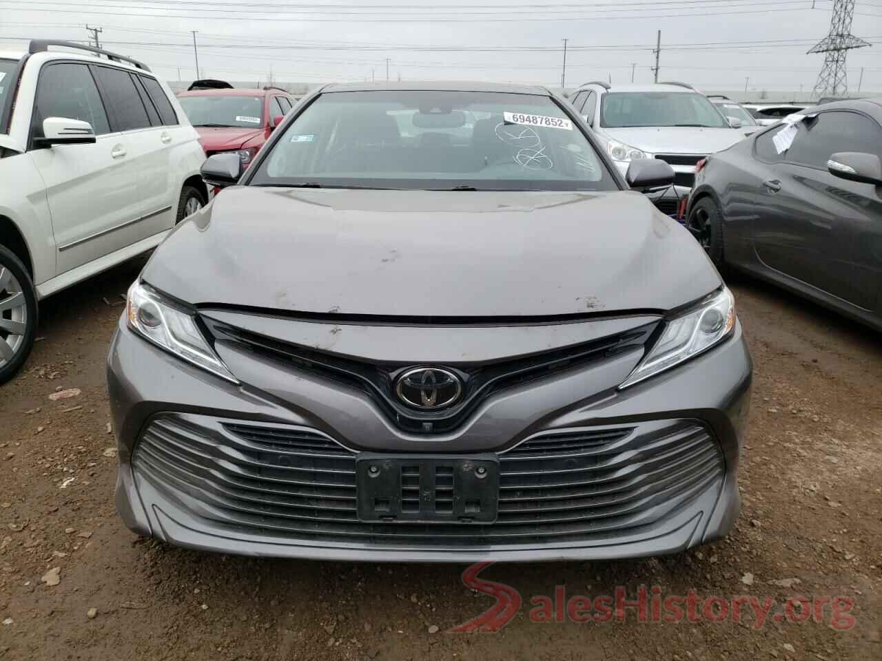 4T1B11HK5JU070696 2018 TOYOTA CAMRY