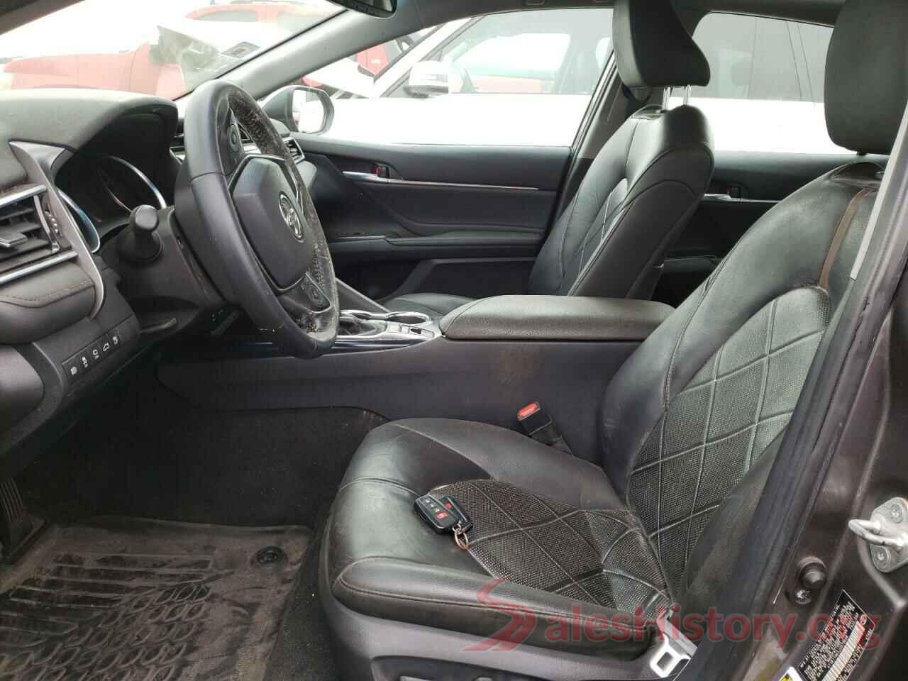 4T1B11HK5JU070696 2018 TOYOTA CAMRY