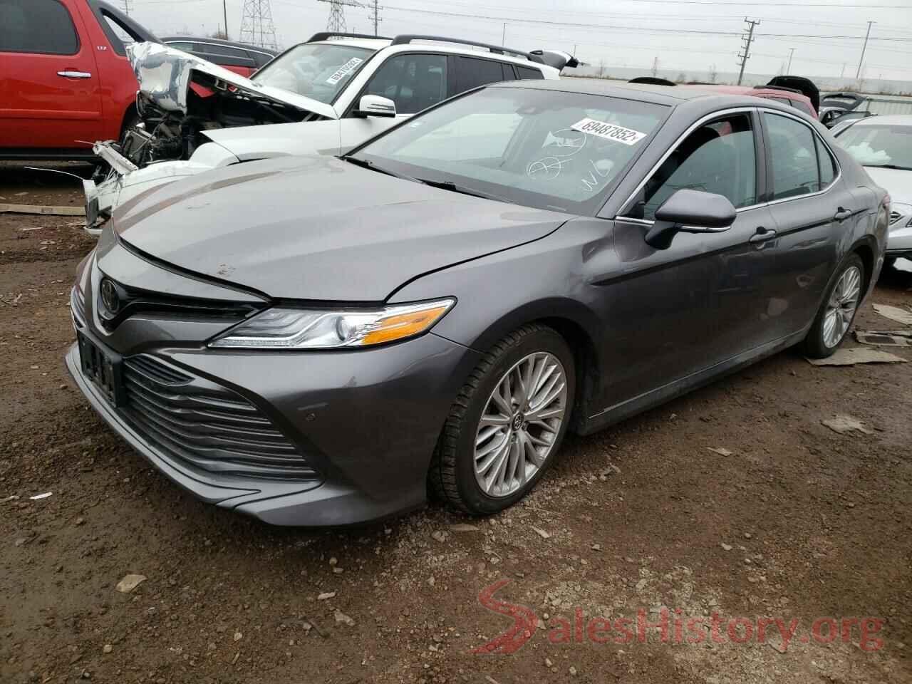 4T1B11HK5JU070696 2018 TOYOTA CAMRY