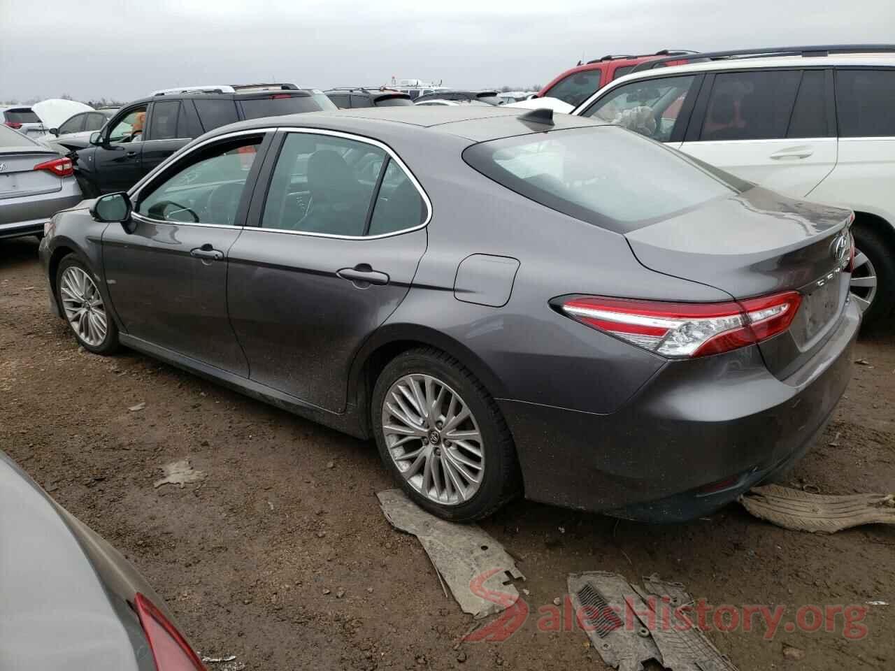 4T1B11HK5JU070696 2018 TOYOTA CAMRY