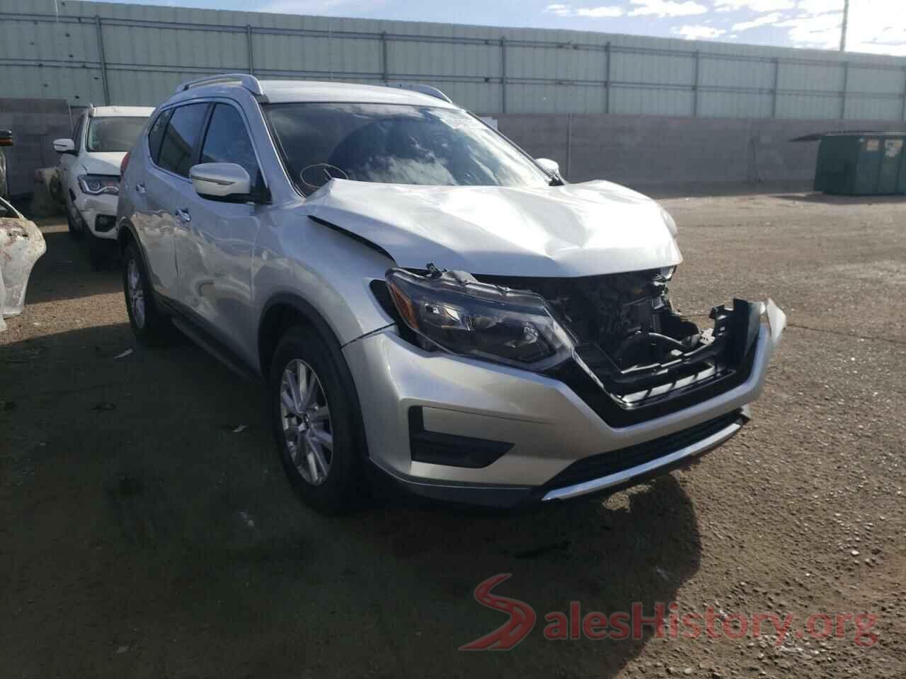 KNMAT2MV2JP559877 2018 NISSAN ROGUE