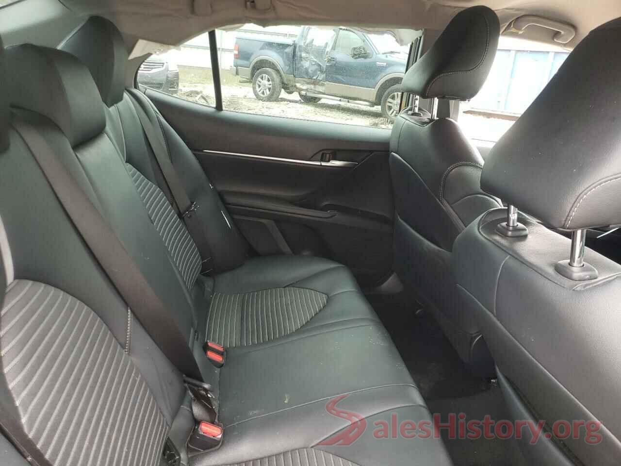 4T1B11HK9JU139180 2018 TOYOTA CAMRY