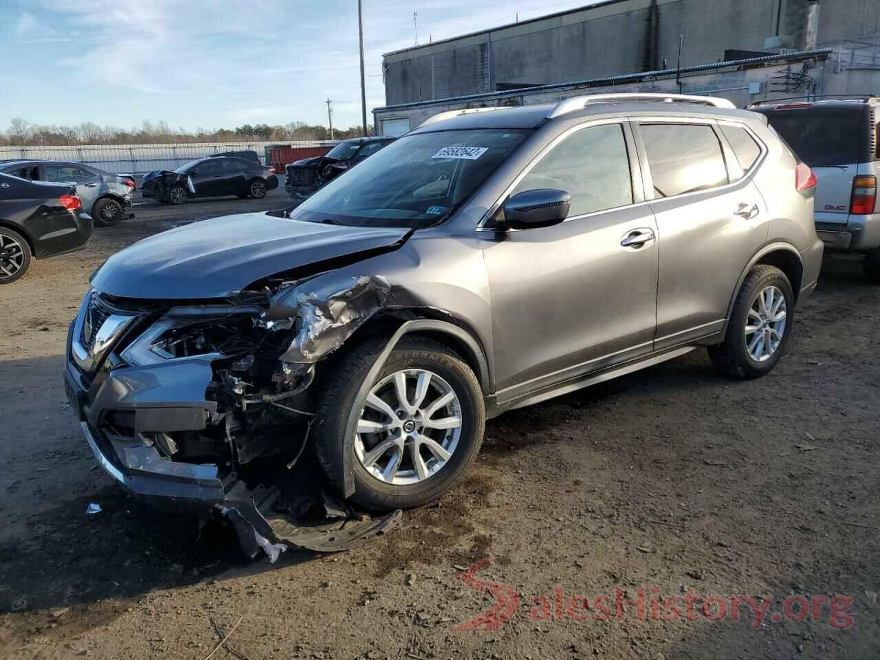 KNMAT2MV3JP561668 2018 NISSAN ROGUE