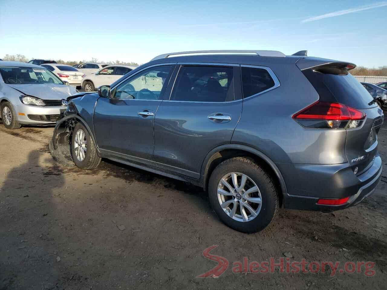 KNMAT2MV3JP561668 2018 NISSAN ROGUE