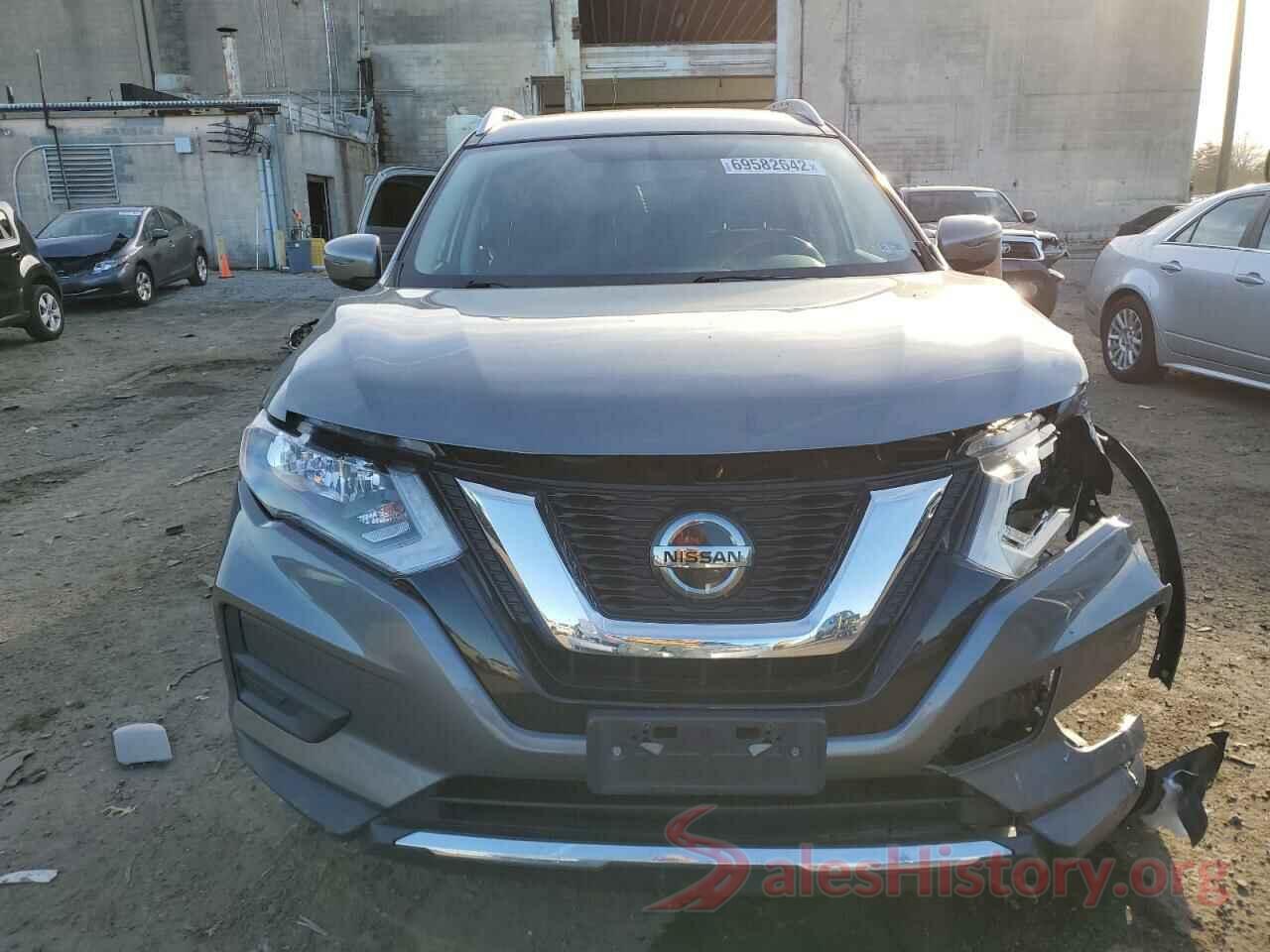 KNMAT2MV3JP561668 2018 NISSAN ROGUE