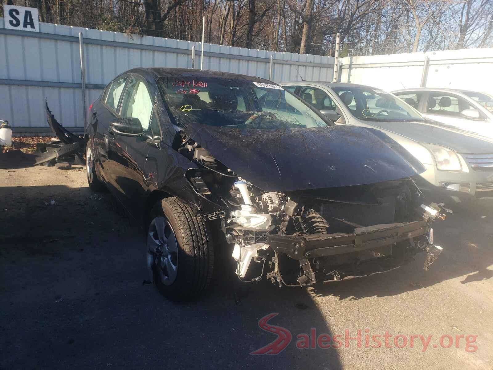 3KPFK4A76JE239584 2018 KIA FORTE