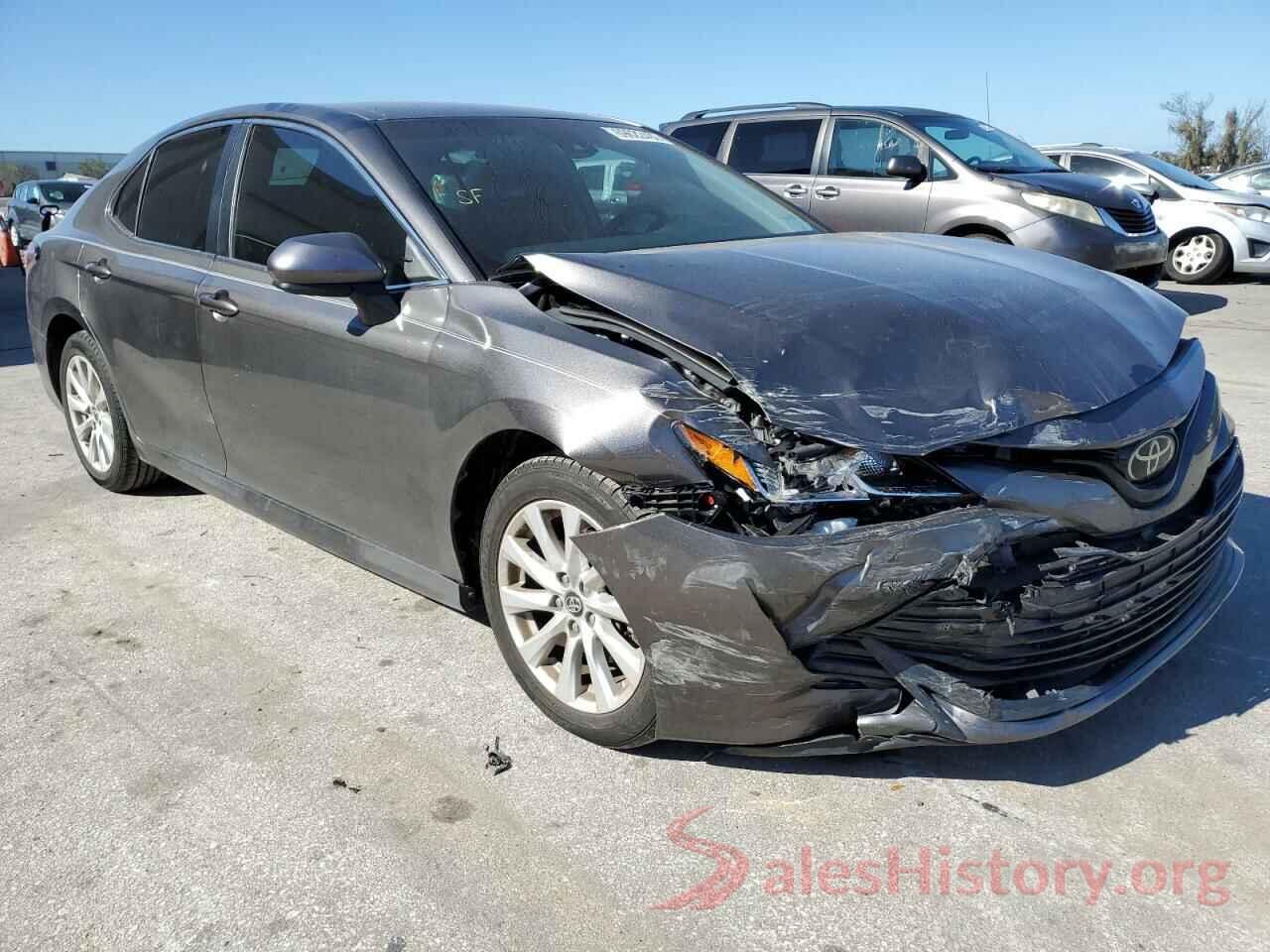 4T1B11HK7JU609996 2018 TOYOTA CAMRY