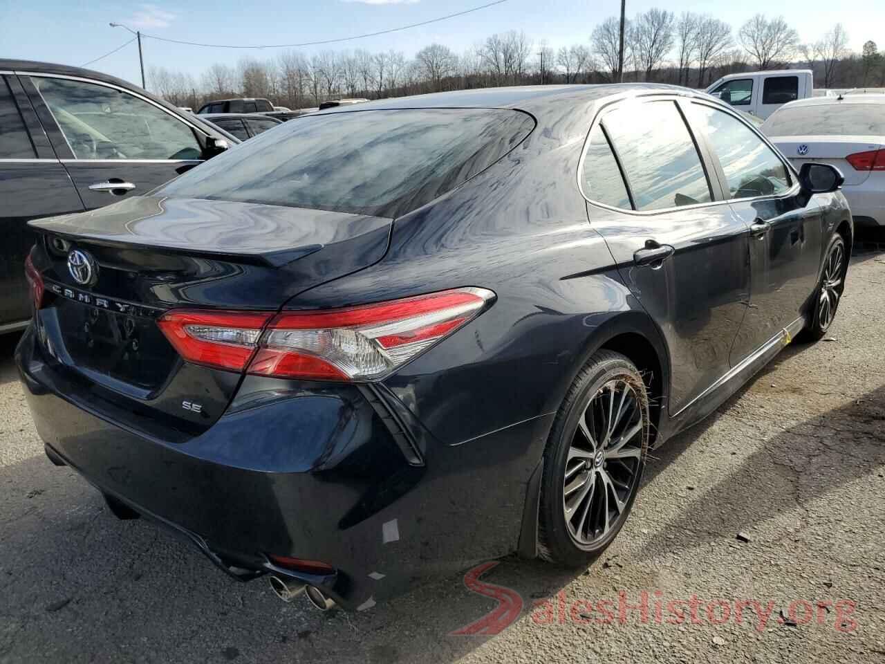 4T1B11HK1JU653704 2018 TOYOTA CAMRY