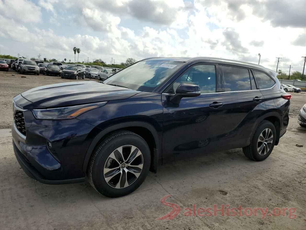 5TDGZRBHXNS183102 2022 TOYOTA HIGHLANDER