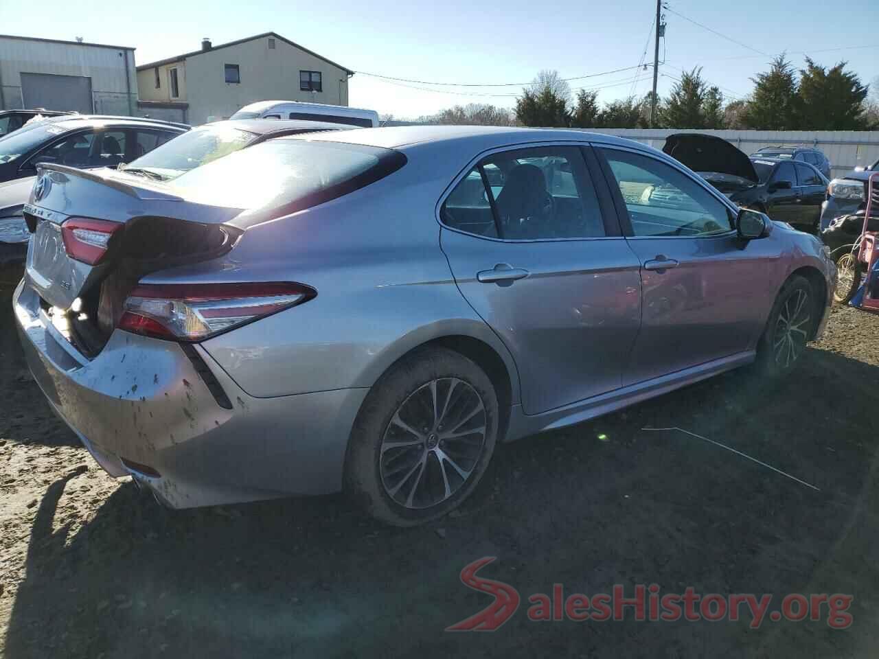 4T1B11HK4JU550423 2018 TOYOTA CAMRY