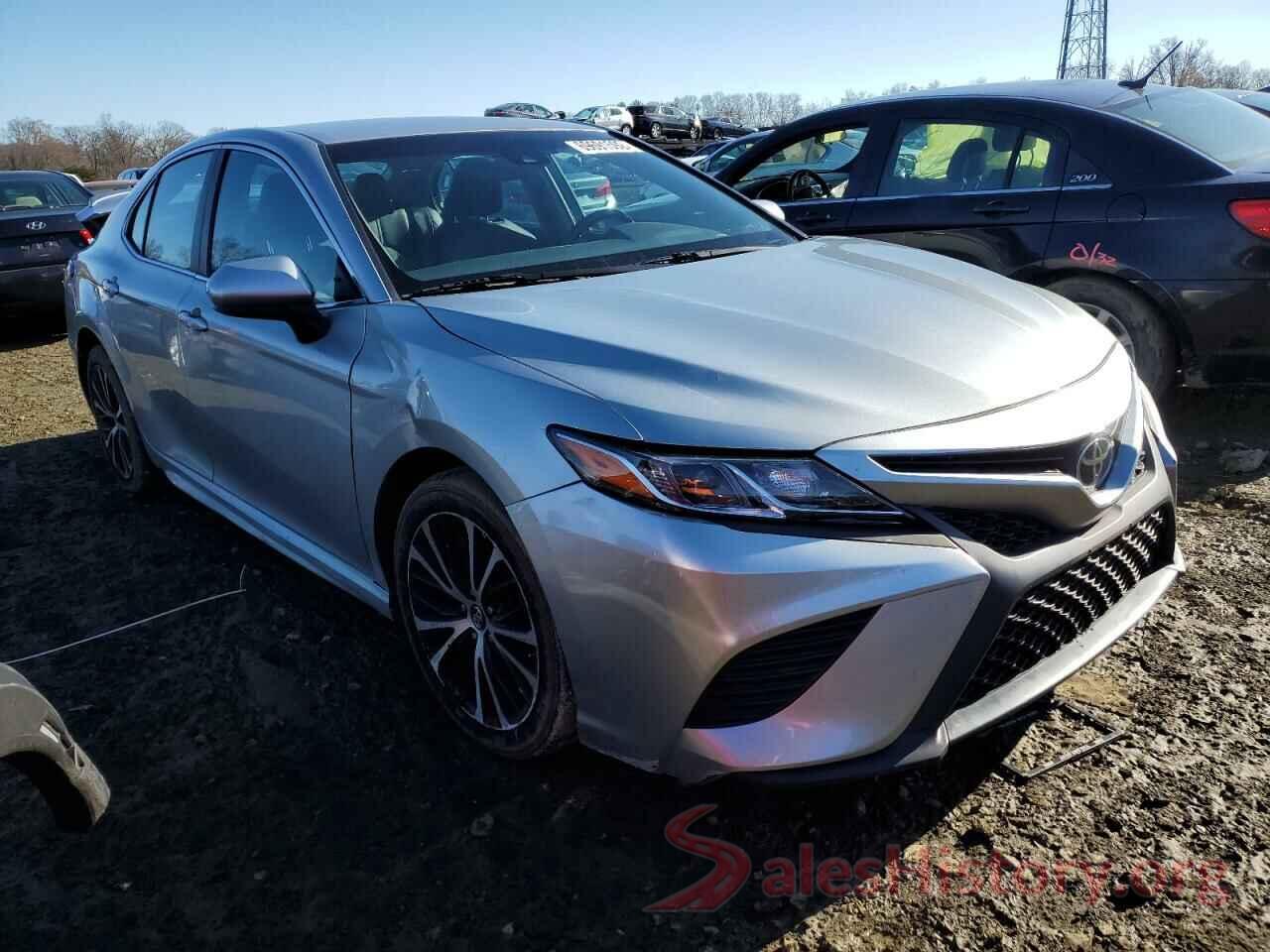 4T1B11HK4JU550423 2018 TOYOTA CAMRY