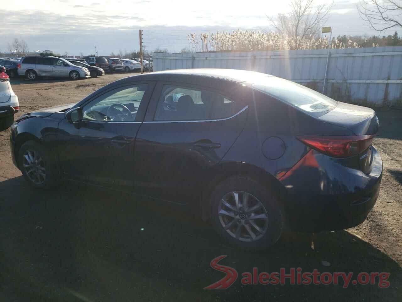 JM1BN1V73J1162559 2018 MAZDA 3