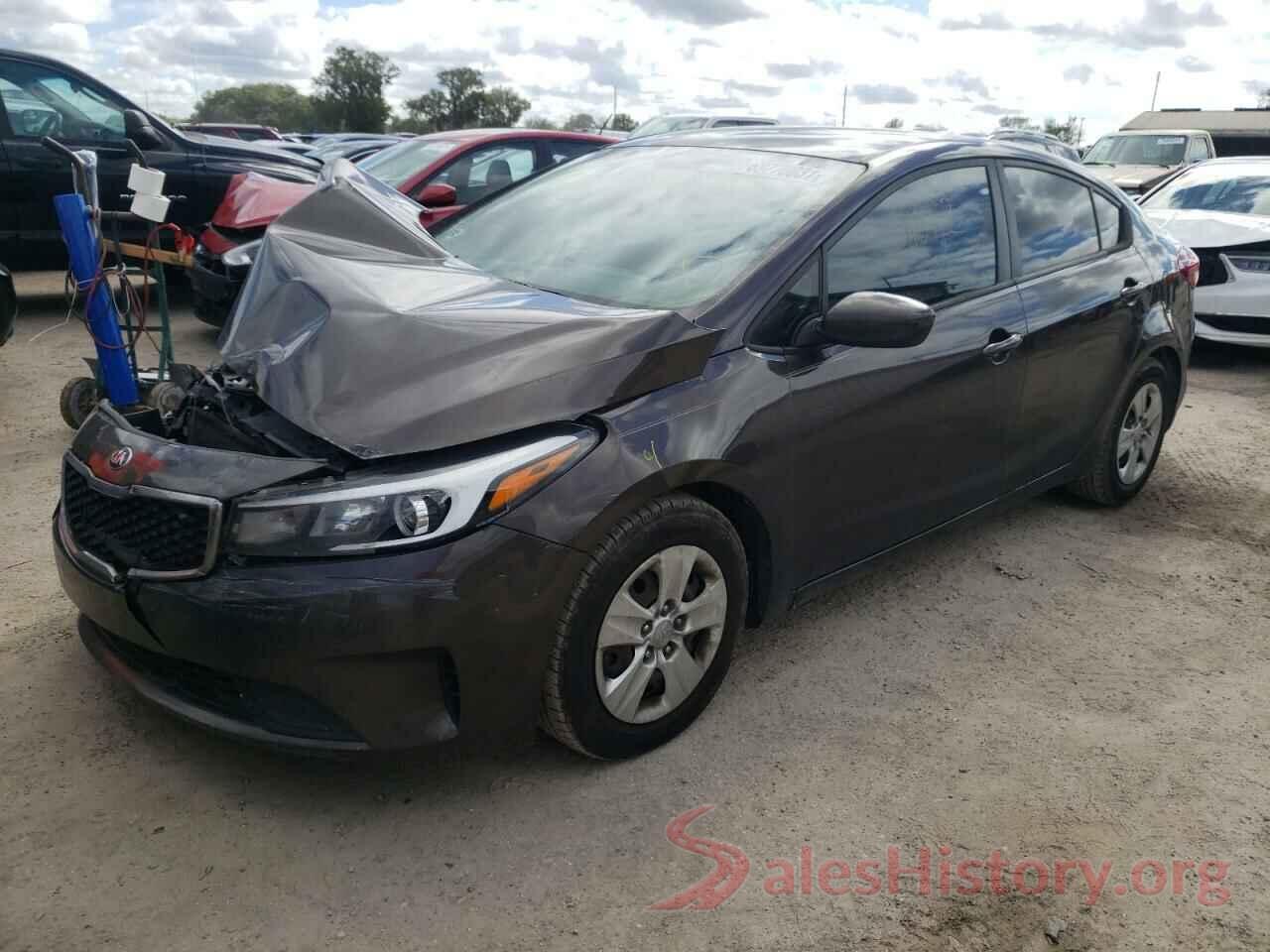 3KPFK4A71JE185613 2018 KIA FORTE