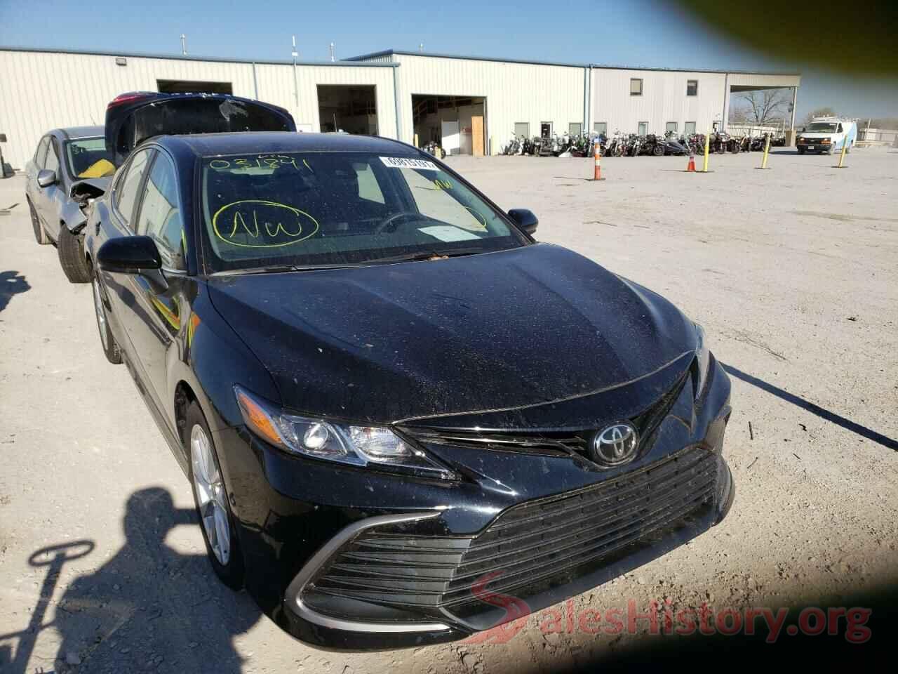 4T1C11BK0MU031841 2021 TOYOTA CAMRY