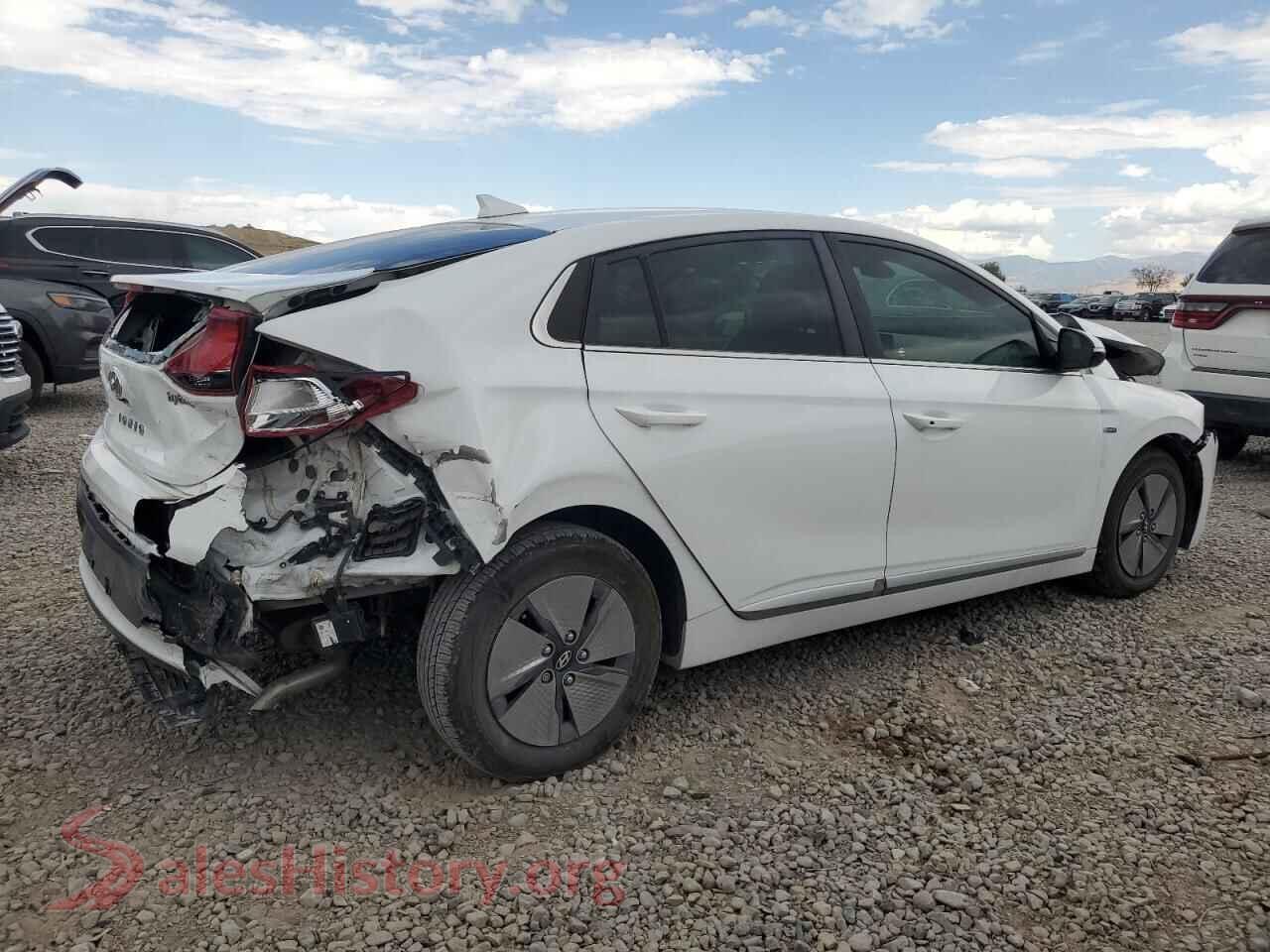 2020 HYUNDAI IONIQ VIN KMHC75LC3LU209365, right side view