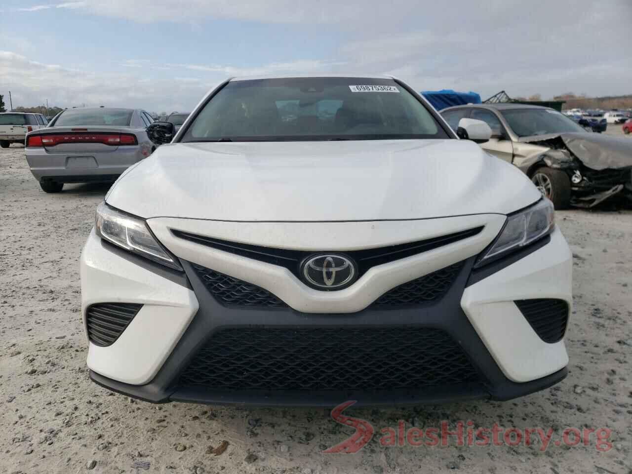 4T1B11HK3JU060443 2018 TOYOTA CAMRY