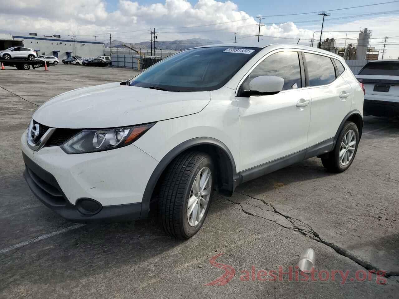 JN1BJ1CP7JW103826 2018 NISSAN ROGUE