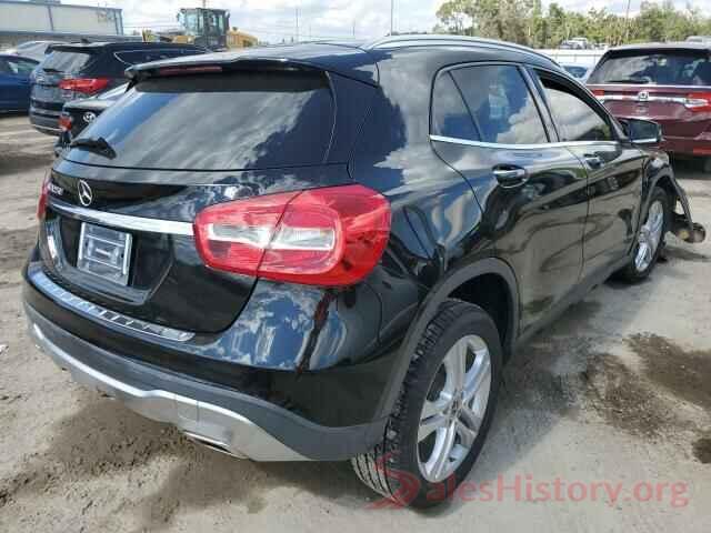 WDCTG4EB8JJ500469 2018 MERCEDES-BENZ GLA-CLASS