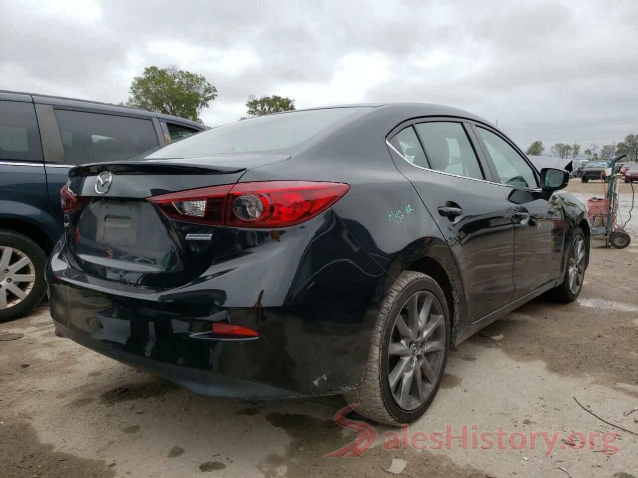 3MZBN1V32JM213580 2018 MAZDA 3