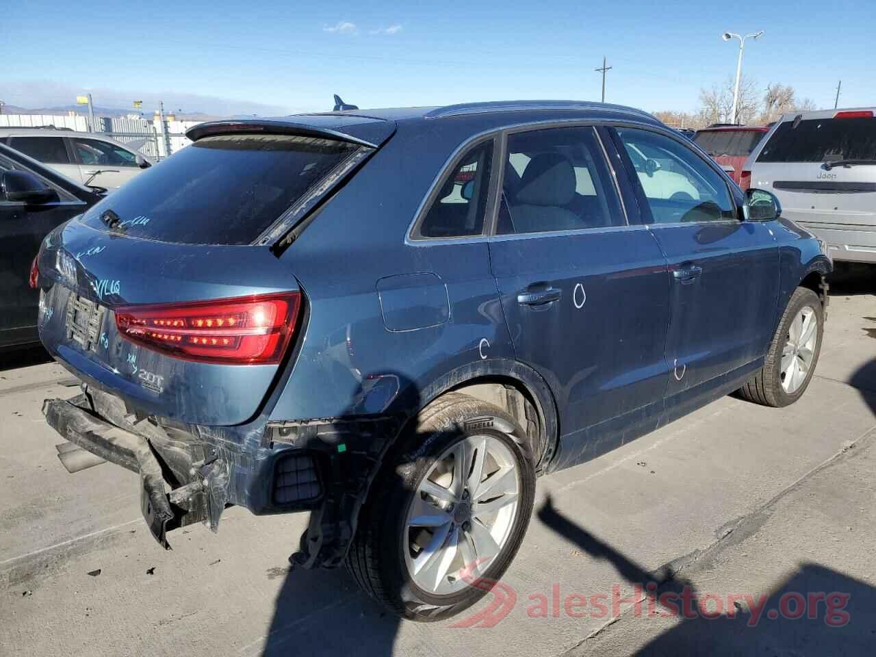 WA1JCCFS5HR010322 2017 AUDI Q3