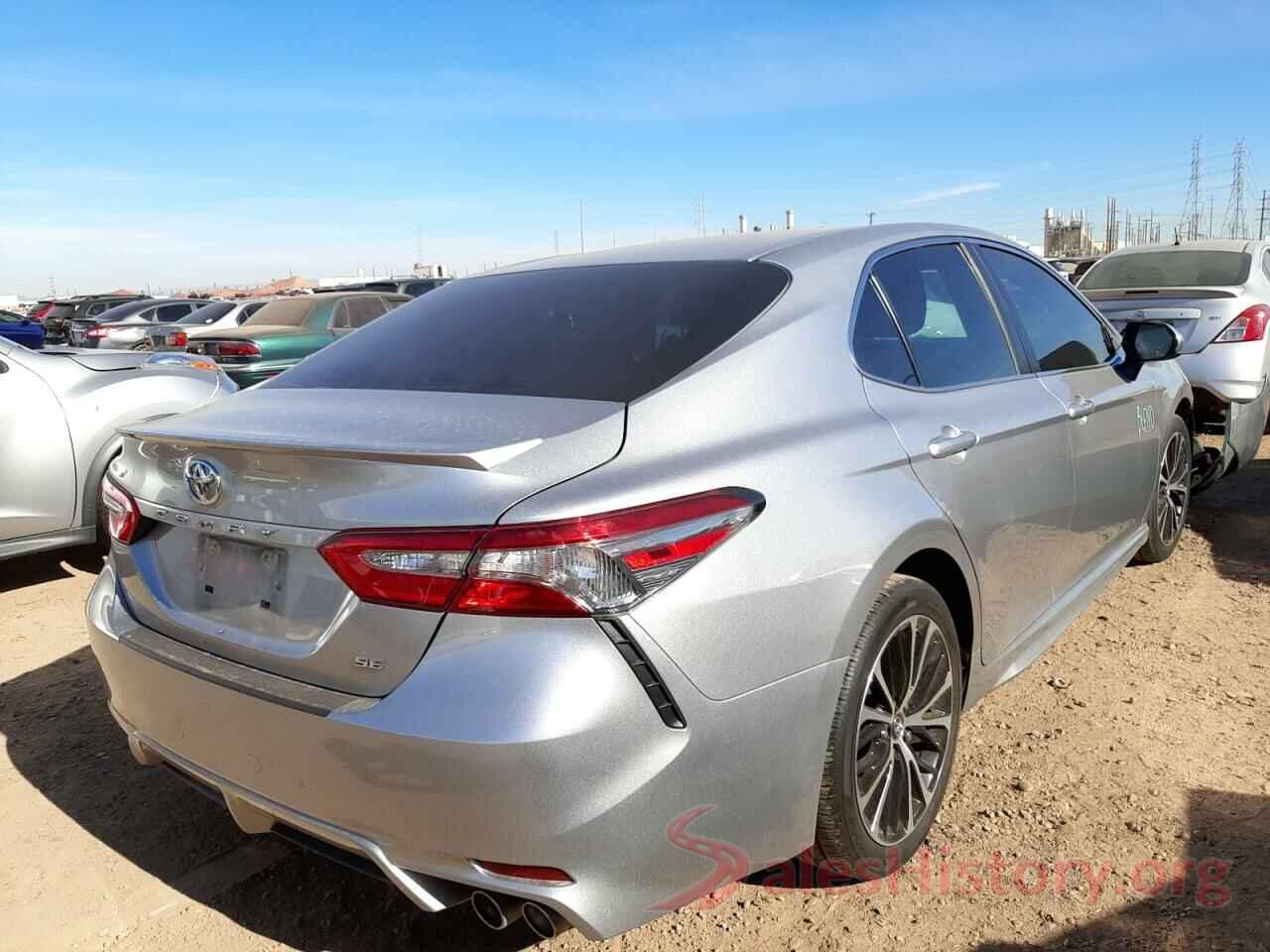 4T1B11HK3JU082362 2018 TOYOTA CAMRY