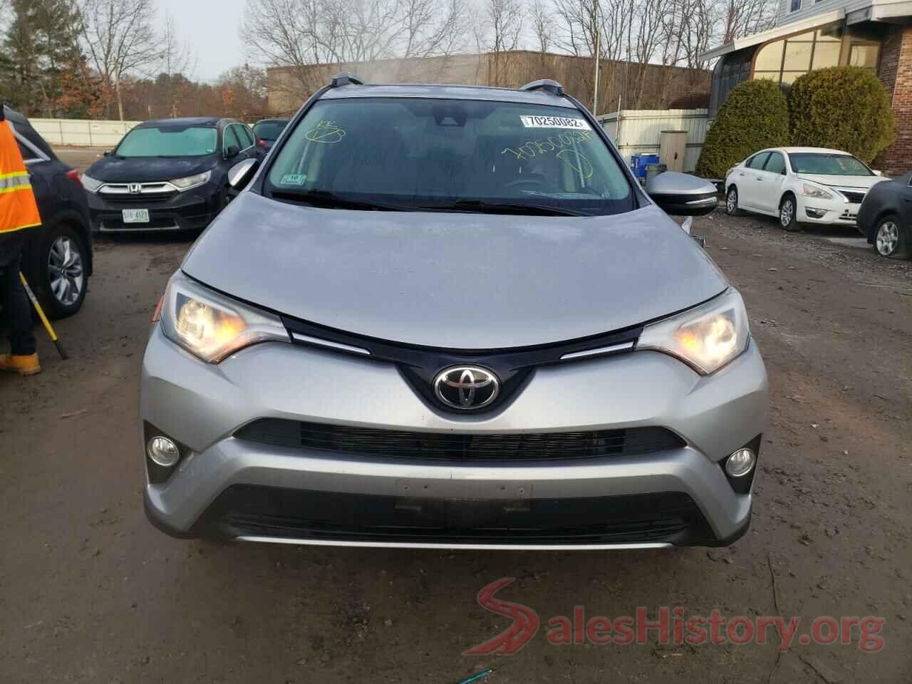 2T3RFREV1HW677239 2017 TOYOTA RAV4