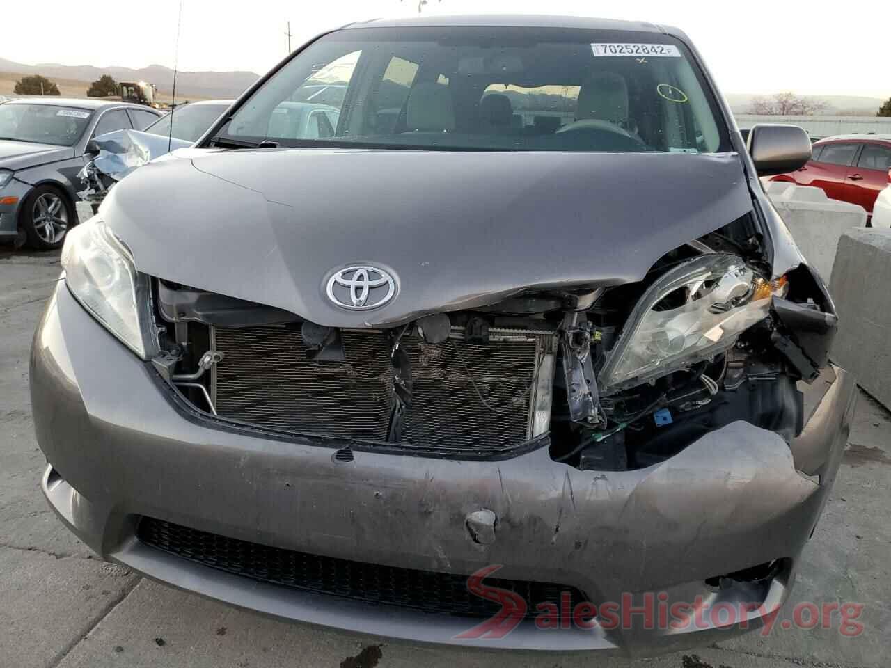 5TDKK3DC0DS402242 2013 TOYOTA SIENNA